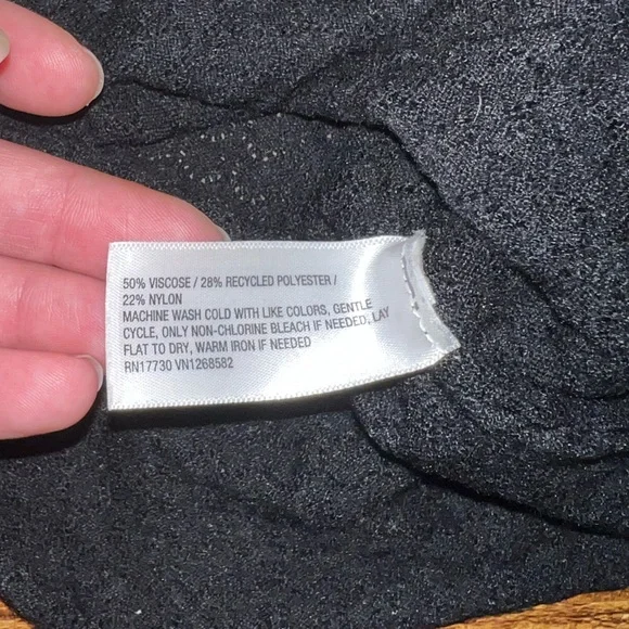 Wild Fable Black Long Sleeve Mock Neck Crop Top w Thumb Holes Size S - Picture 12 of 14